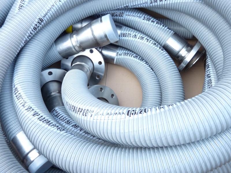 FLEXIBLE COMPOSITE DE DEPOTAGE PRODUITS CHIMIQUES - TYPE SST 14 BAR - EQUIPÉ D'EMBOUT METALLIQUE A BRIDE FIXE ANSI RF - LONG 12m